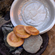 uzbek-villadge-fresh-bread